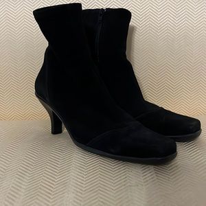 EUC La Canadienne ankle boots